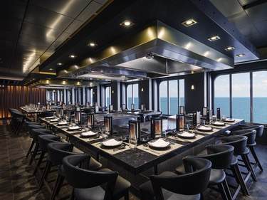 Norwegian Cruise Line, Norwegian Bliss Teppanyaki 02.jpg